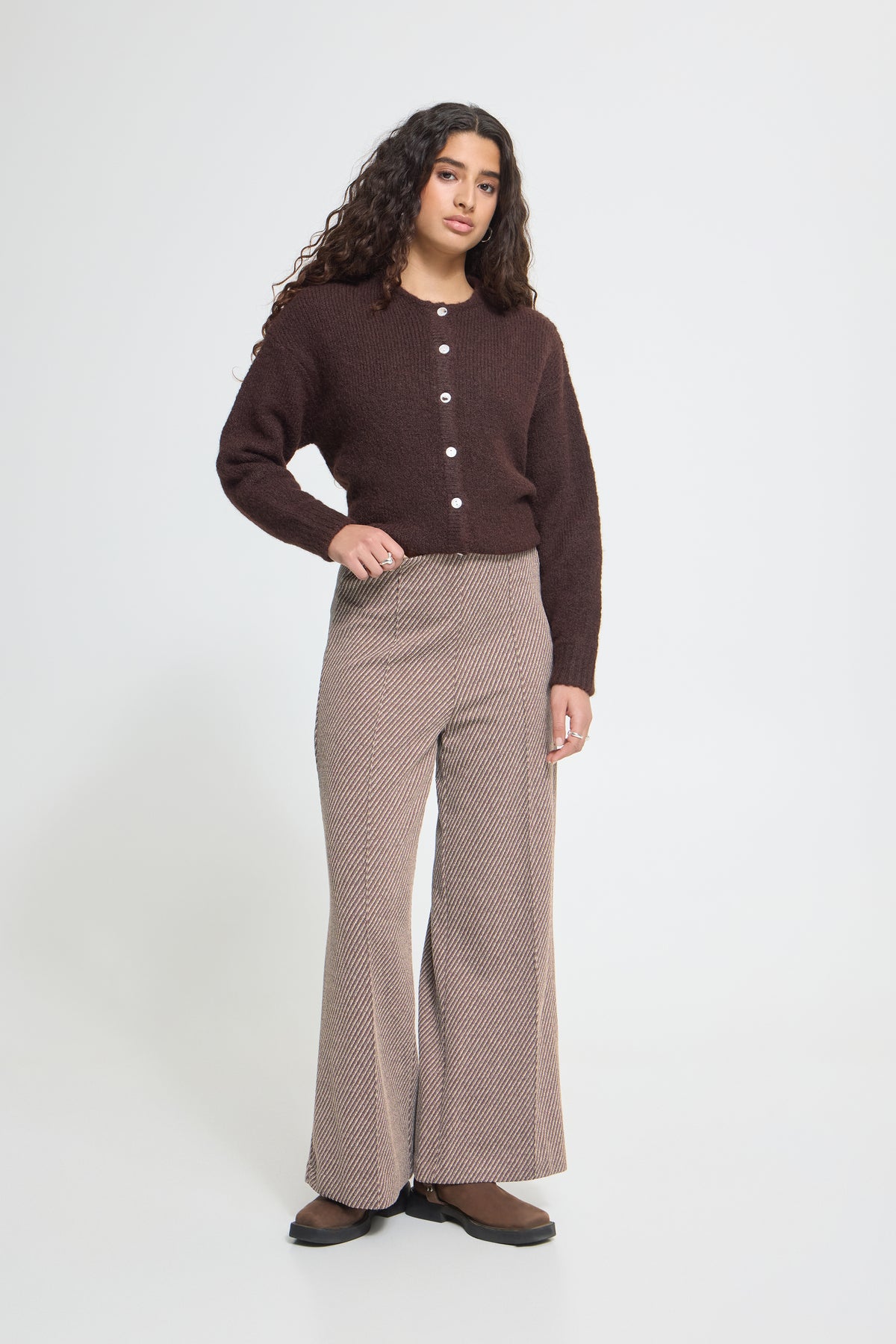 Pantalón kate ancho